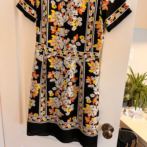 Casual floral dress - perfect for fall - Picture 3 of 4